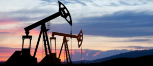 El petróleo retrocede ante aumento de oferta y debilitamiento de la demanda